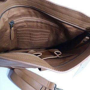 Tommy Bahama Bags - TOMMY BAHAMAS CROSSBODY Tommy Bahama Bags - TOMMY BAHAMAS CROSSBODY